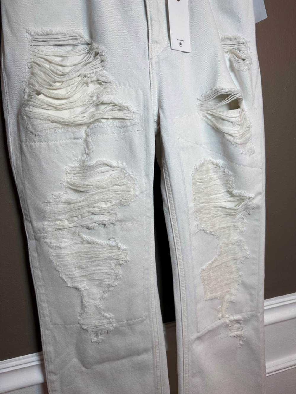 Good American Khloe Jeans White Distressed Flare 2/26 NWT- Flawed - Picture 7 of 11
